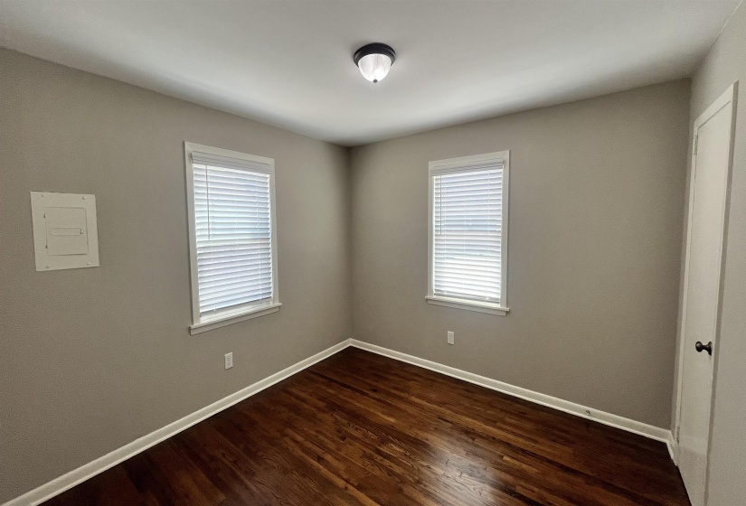121 WEST ST, Collierville, Tennessee 38017, 3 Bedrooms Bedrooms, 6 Rooms Rooms,1 BathroomBathrooms,Rental Properties,For Sale,WEST,10222152