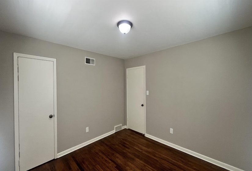 121 WEST ST, Collierville, Tennessee 38017, 3 Bedrooms Bedrooms, 6 Rooms Rooms,1 BathroomBathrooms,Rental Properties,For Sale,WEST,10222152