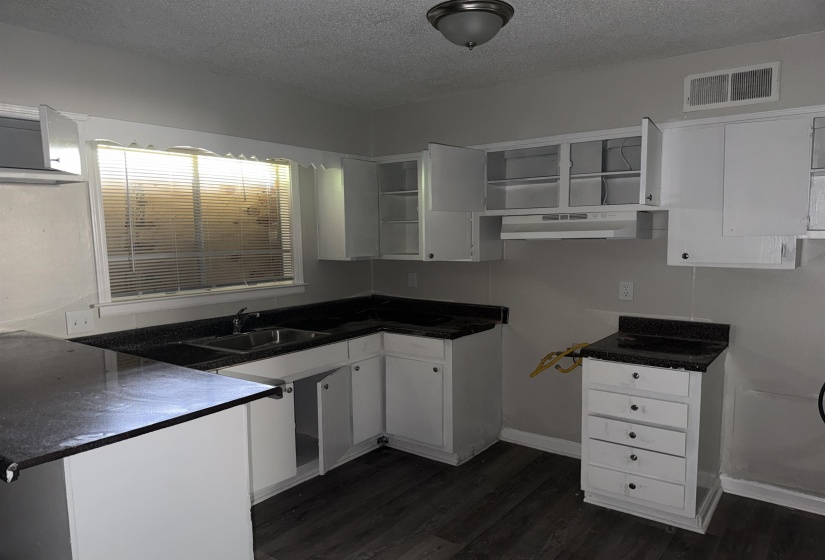 3329 DENVER ST, Memphis, Tennessee 38127, 3 Bedrooms Bedrooms, 6 Rooms Rooms,1.1 BathroomsBathrooms,Rental Properties,For Sale,DENVER,10222159