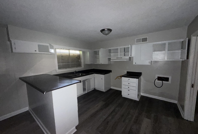 3329 DENVER ST, Memphis, Tennessee 38127, 3 Bedrooms Bedrooms, 6 Rooms Rooms,1.1 BathroomsBathrooms,Rental Properties,For Sale,DENVER,10222159