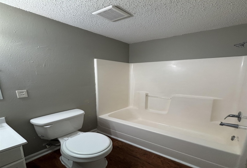 4450 ARNOLD CV, Memphis, Tennessee 38118, 4 Bedrooms Bedrooms, 6 Rooms Rooms,2 BathroomsBathrooms,Rental Properties,For Sale,ARNOLD,10222163