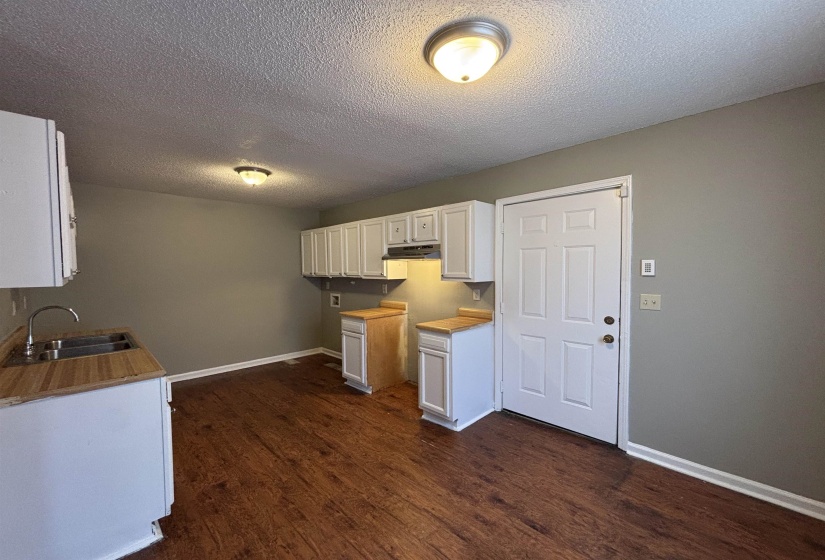 4450 ARNOLD CV, Memphis, Tennessee 38118, 4 Bedrooms Bedrooms, 6 Rooms Rooms,2 BathroomsBathrooms,Rental Properties,For Sale,ARNOLD,10222163