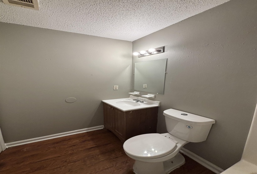 4450 ARNOLD CV, Memphis, Tennessee 38118, 4 Bedrooms Bedrooms, 6 Rooms Rooms,2 BathroomsBathrooms,Rental Properties,For Sale,ARNOLD,10222163