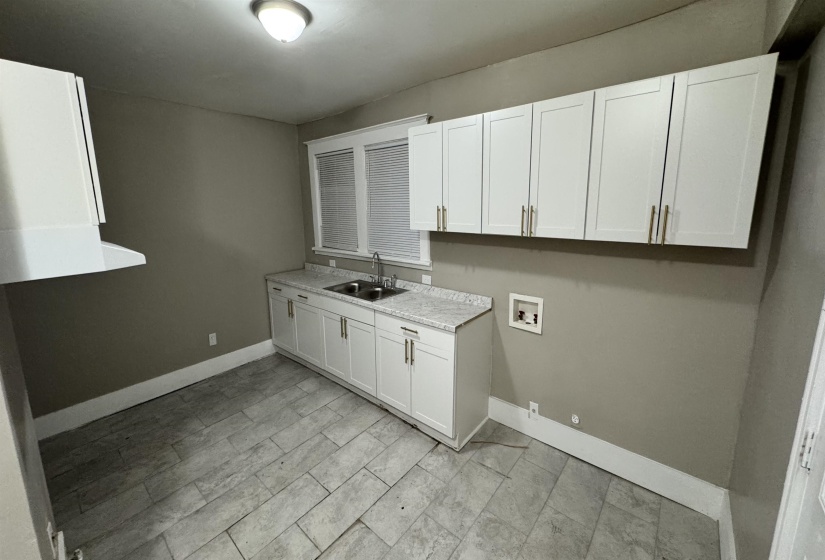 919 WILLETT ST, Memphis, Tennessee 38107, 4 Bedrooms Bedrooms, 8 Rooms Rooms,2 BathroomsBathrooms,Rental Properties,For Sale,WILLETT,10222168
