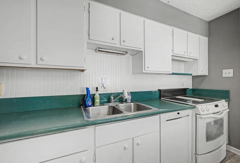 3983 GRAHAMDALE CIR, Memphis, Tennessee 38122, 2 Bedrooms Bedrooms, 4 Rooms Rooms,2 BathroomsBathrooms,Residential,For Sale,GRAHAMDALE,10220893