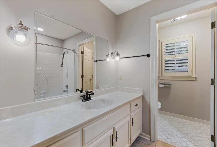 2777 HUNTERS FOREST DR, Germantown, Tennessee 38138, 5 Bedroom Bedrooms, 10 Room Rooms,4 BathroomBathrooms,Residential,For Sale,HUNTERS FOREST,0,10222141