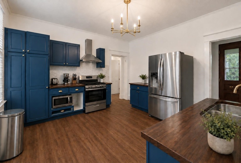 1556 COURT AVE, Memphis, Tennessee 38104, 4 Bedroom Bedrooms, 8 Room Rooms,2.1 BathroomBathrooms,Residential,For Sale,COURT,0,10222151