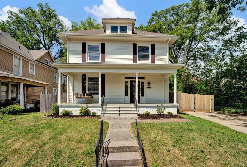 1556 COURT AVE, Memphis, Tennessee 38104, 4 Bedroom Bedrooms, 8 Room Rooms,2.1 BathroomBathrooms,Residential,For Sale,COURT,0,10222151