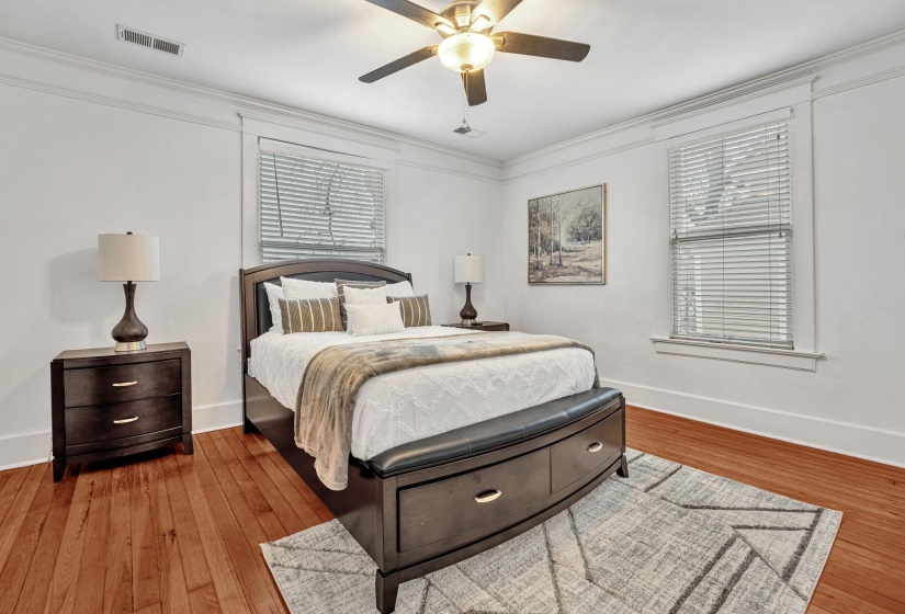 1556 COURT AVE, Memphis, Tennessee 38104, 4 Bedroom Bedrooms, 8 Room Rooms,2.1 BathroomBathrooms,Residential,For Sale,COURT,0,10222151