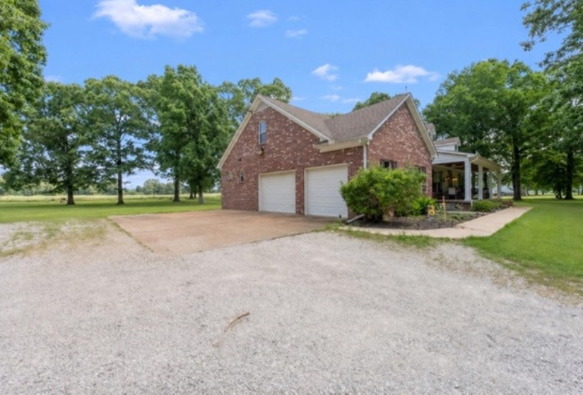 815 GLADE SPRINGS DR, Somerville, Tennessee 38068, 3 Bedrooms Bedrooms, 6 Rooms Rooms,2.1 BathroomsBathrooms,Residential,For Sale,GLADE SPRINGS,10222170