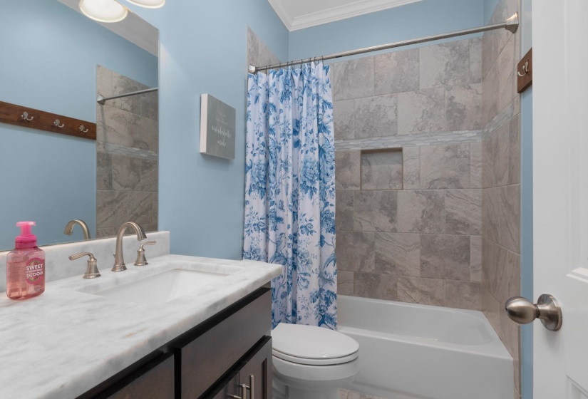 178 CHERRYBARK DR, Atoka, Tennessee 38004, 4 Bedrooms Bedrooms, 13 Rooms Rooms,3.1 BathroomsBathrooms,Residential,For Sale,CHERRYBARK,10222175