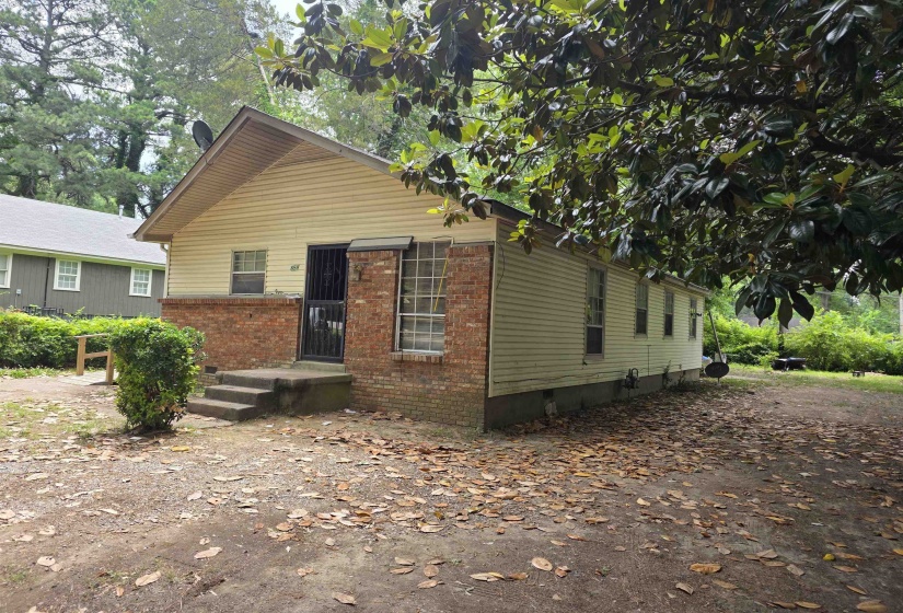 859 BALL RD, Memphis, Tennessee 38106, 4 Bedrooms Bedrooms, 6 Rooms Rooms,1.1 BathroomsBathrooms,Residential,For Sale,BALL,10222178