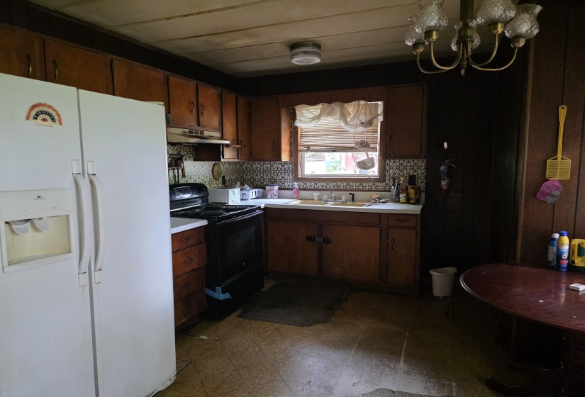 859 BALL RD, Memphis, Tennessee 38106, 4 Bedrooms Bedrooms, 6 Rooms Rooms,1.1 BathroomsBathrooms,Residential,For Sale,BALL,10222178