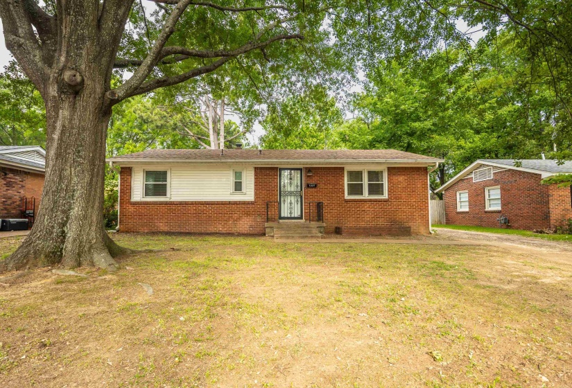 1231 WHITE STATION RD, Memphis, Tennessee 38117, 3 Bedroom Bedrooms, 6 Room Rooms,1 BathroomBathrooms,Residential,For Sale,WHITE STATION,0,10222180