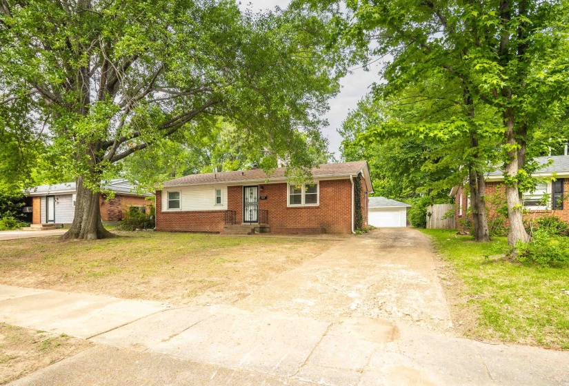 1231 WHITE STATION RD, Memphis, Tennessee 38117, 3 Bedroom Bedrooms, 6 Room Rooms,1 BathroomBathrooms,Residential,For Sale,WHITE STATION,0,10222180