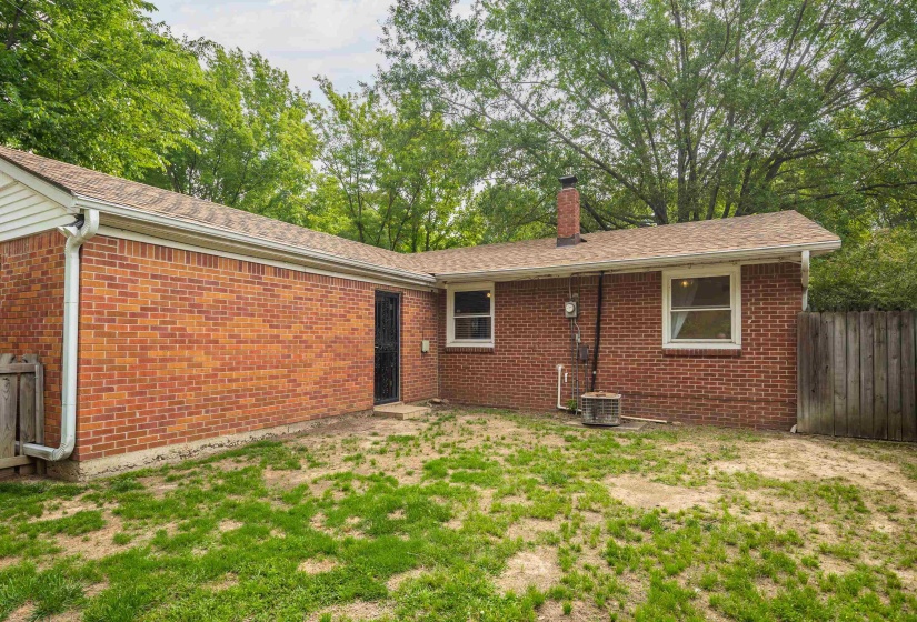 1231 WHITE STATION RD, Memphis, Tennessee 38117, 3 Bedroom Bedrooms, 6 Room Rooms,1 BathroomBathrooms,Residential,For Sale,WHITE STATION,0,10222180