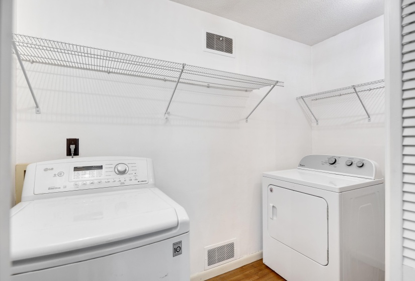 1231 WHITE STATION RD, Memphis, Tennessee 38117, 3 Bedroom Bedrooms, 6 Room Rooms,1 BathroomBathrooms,Residential,For Sale,WHITE STATION,0,10222180