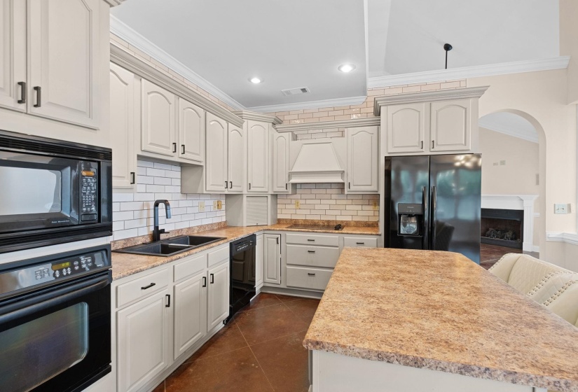 564 FERN MEADOW CV, Cordova, Tennessee 38018, 4 Bedrooms Bedrooms, 8 Rooms Rooms,3 BathroomsBathrooms,Residential,For Sale,FERN MEADOW,10222186