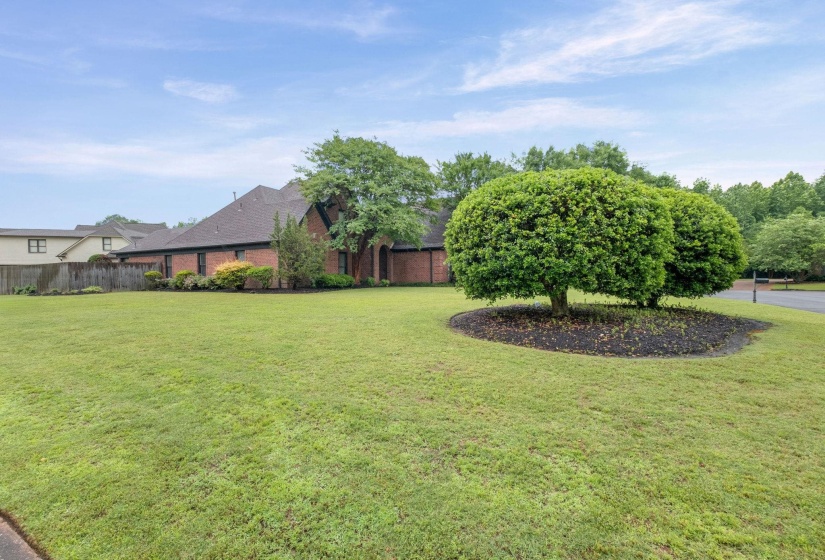 564 FERN MEADOW CV, Cordova, Tennessee 38018, 4 Bedrooms Bedrooms, 8 Rooms Rooms,3 BathroomsBathrooms,Residential,For Sale,FERN MEADOW,10222186