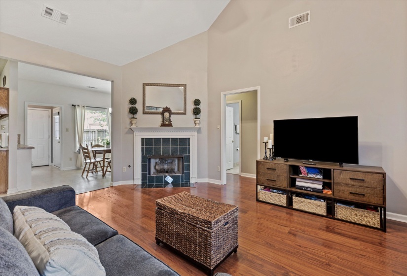 8751 CITRUS BEND DR, Memphis, Tennessee 38018, 3 Bedrooms Bedrooms, 6 Rooms Rooms,2 BathroomsBathrooms,Residential,For Sale,CITRUS BEND,10222187