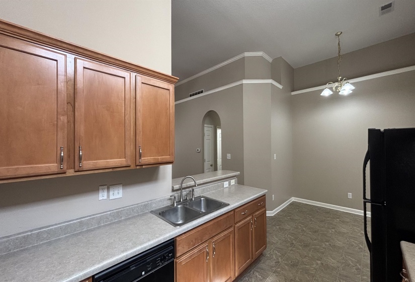 2634 BENDING ELM CV, Memphis, Tennessee 38016, 3 Bedrooms Bedrooms, 5 Rooms Rooms,2 BathroomsBathrooms,Rental Properties,For Sale,BENDING ELM,10222208