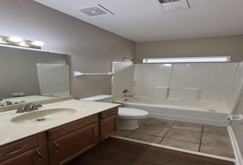 2634 BENDING ELM CV, Memphis, Tennessee 38016, 3 Bedrooms Bedrooms, 5 Rooms Rooms,2 BathroomsBathrooms,Rental Properties,For Sale,BENDING ELM,10222208