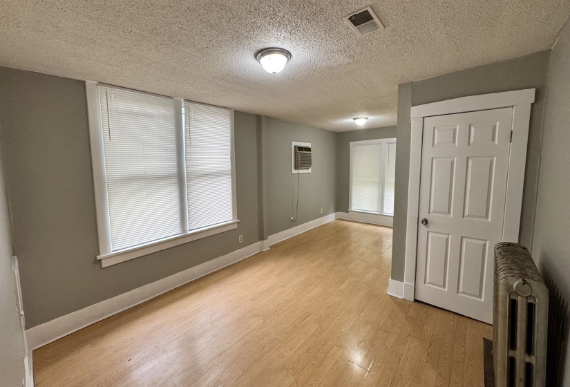 1114 AZALIA ST, Memphis, Tennessee 38106, 4 Bedrooms Bedrooms, 7 Rooms Rooms,1 BathroomBathrooms,Rental Properties,For Sale,AZALIA,10222217