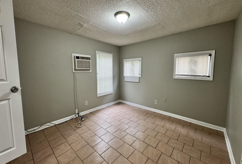 1114 AZALIA ST, Memphis, Tennessee 38106, 4 Bedrooms Bedrooms, 7 Rooms Rooms,1 BathroomBathrooms,Rental Properties,For Sale,AZALIA,10222217