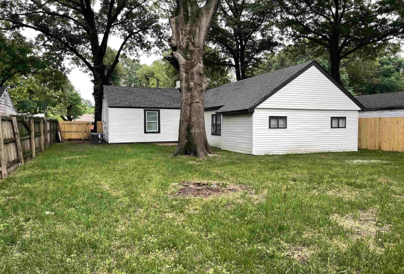 1745 OZAN ST, Memphis, Tennessee 38108, 3 Bedroom Bedrooms, 6 Room Rooms,2 BathroomBathrooms,Residential,For Sale,OZAN,0,10222193