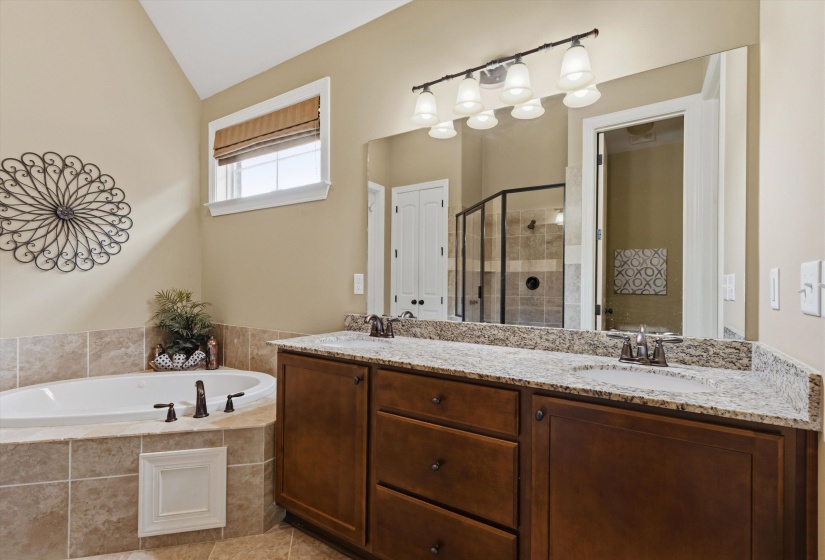 50 ARABELLA CIR, Oakland, Tennessee 38060, 3 Bedroom Bedrooms, 8 Room Rooms,2 BathroomBathrooms,Residential,For Sale,ARABELLA,0,10222199