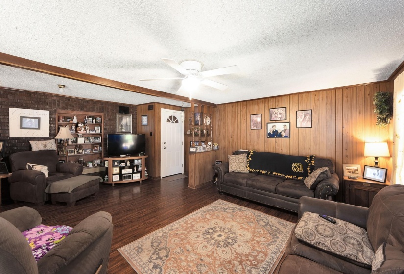1002 TUCKER ST, Dyersburg, Tennessee 38024, 3 Bedroom Bedrooms, 8 Room Rooms,1 BathroomBathrooms,Residential,For Sale,TUCKER,0,10222206