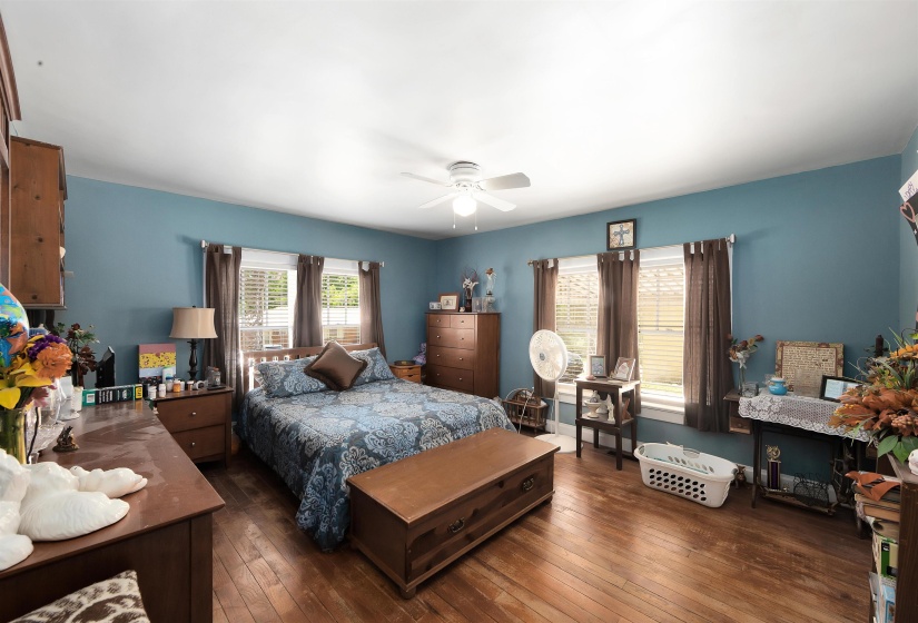1002 TUCKER ST, Dyersburg, Tennessee 38024, 3 Bedroom Bedrooms, 8 Room Rooms,1 BathroomBathrooms,Residential,For Sale,TUCKER,0,10222206