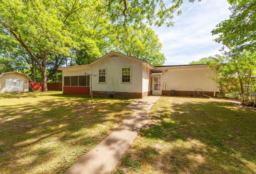 1002 TUCKER ST, Dyersburg, Tennessee 38024, 3 Bedroom Bedrooms, 8 Room Rooms,1 BathroomBathrooms,Residential,For Sale,TUCKER,0,10222206
