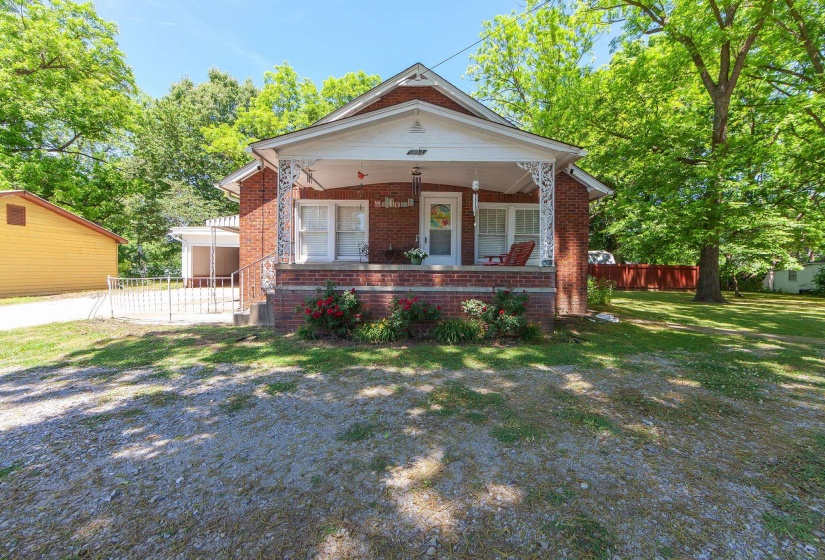 1002 TUCKER ST, Dyersburg, Tennessee 38024, 3 Bedroom Bedrooms, 8 Room Rooms,1 BathroomBathrooms,Residential,For Sale,TUCKER,0,10222206