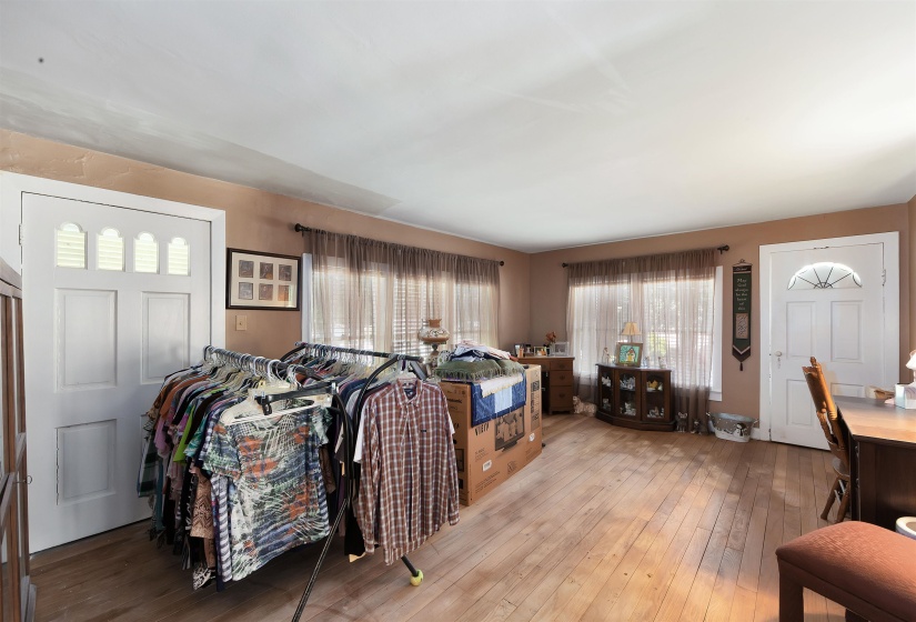 1002 TUCKER ST, Dyersburg, Tennessee 38024, 3 Bedroom Bedrooms, 8 Room Rooms,1 BathroomBathrooms,Residential,For Sale,TUCKER,0,10222206