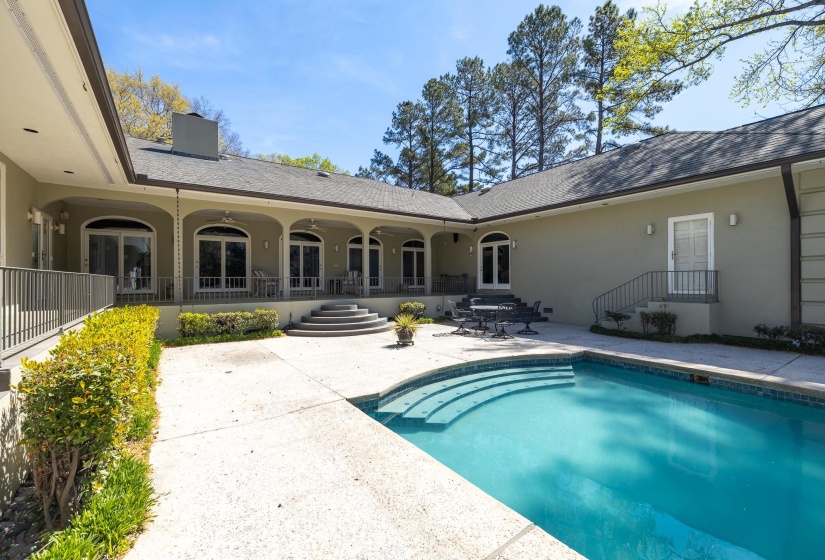 425 SWEETBRIER RD, Memphis, Tennessee 38120, 4 Bedroom Bedrooms, 12 Room Rooms,5.3 BathroomBathrooms,Residential,For Sale,SWEETBRIER,0,10222210