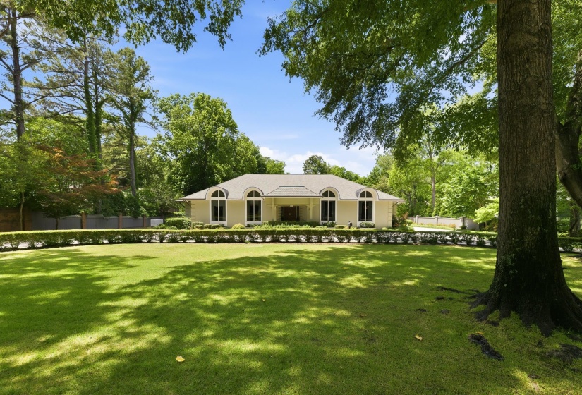 425 SWEETBRIER RD, Memphis, Tennessee 38120, 4 Bedroom Bedrooms, 12 Room Rooms,5.3 BathroomBathrooms,Residential,For Sale,SWEETBRIER,0,10222210