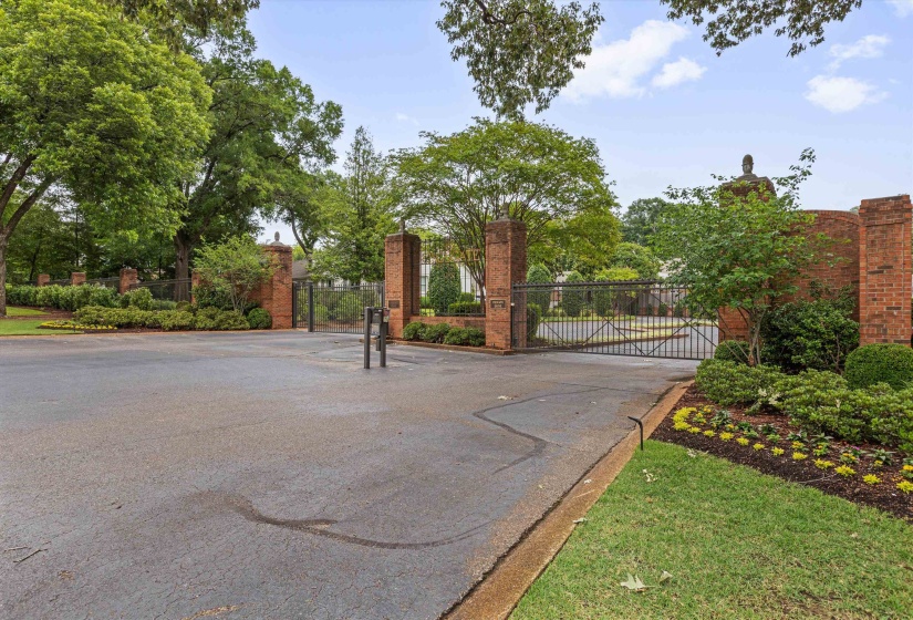 474 KINGSGATE LN, Memphis, Tennessee 38117, 4 Bedroom Bedrooms, 8 Room Rooms,2.1 BathroomBathrooms,Residential,For Sale,KINGSGATE,0,10222212