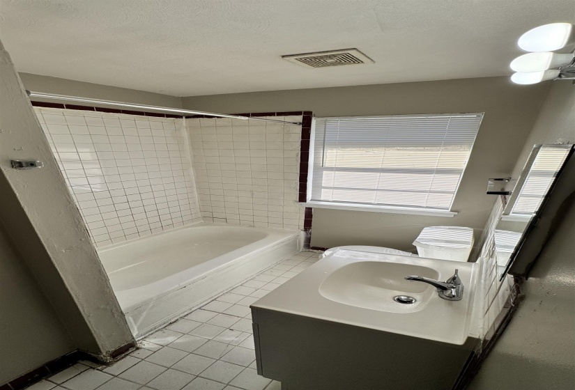 3056 ARRENDALE ST, Memphis, Tennessee 38118, 3 Bedrooms Bedrooms, 5 Rooms Rooms,1 BathroomBathrooms,Rental Properties,For Sale,ARRENDALE,10222264