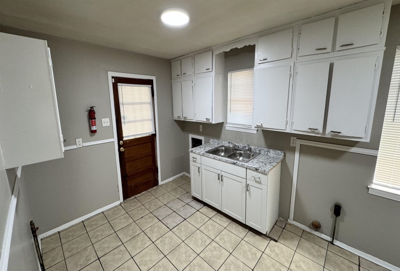 3056 ARRENDALE ST, Memphis, Tennessee 38118, 3 Bedrooms Bedrooms, 5 Rooms Rooms,1 BathroomBathrooms,Rental Properties,For Sale,ARRENDALE,10222264