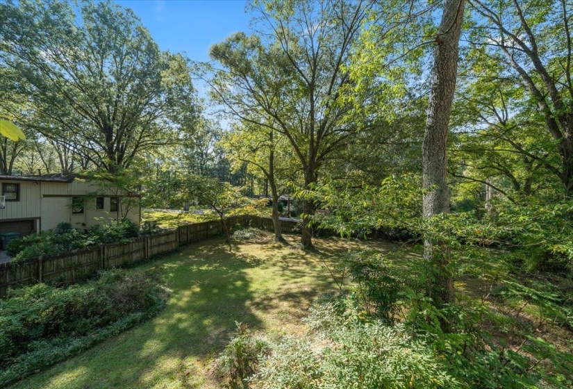 1220 IRVIN DR, Memphis, Tennessee 38119, 4 Bedrooms Bedrooms, 8 Rooms Rooms,3 BathroomsBathrooms,Residential,For Sale,IRVIN,10222236