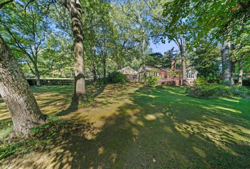 1220 IRVIN DR, Memphis, Tennessee 38119, 4 Bedrooms Bedrooms, 8 Rooms Rooms,3 BathroomsBathrooms,Residential,For Sale,IRVIN,10222236