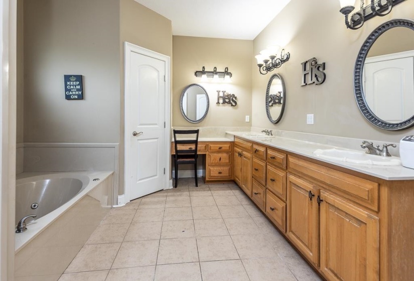 80 EASLEY CT, Munford, Tennessee 38058, 4 Bedrooms Bedrooms, 8 Rooms Rooms,3.1 BathroomsBathrooms,Residential,For Sale,EASLEY,10222245