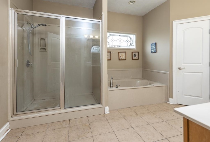 80 EASLEY CT, Munford, Tennessee 38058, 4 Bedrooms Bedrooms, 8 Rooms Rooms,3.1 BathroomsBathrooms,Residential,For Sale,EASLEY,10222245