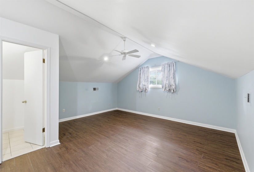 704 IDLEWILD ST, Memphis, Tennessee 38107, 3 Bedroom Bedrooms, 8 Room Rooms,2 BathroomBathrooms,Residential,For Sale,IDLEWILD,0,10222279