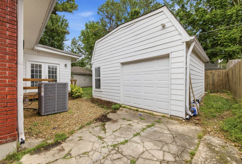 704 IDLEWILD ST, Memphis, Tennessee 38107, 3 Bedroom Bedrooms, 8 Room Rooms,2 BathroomBathrooms,Residential,For Sale,IDLEWILD,0,10222279
