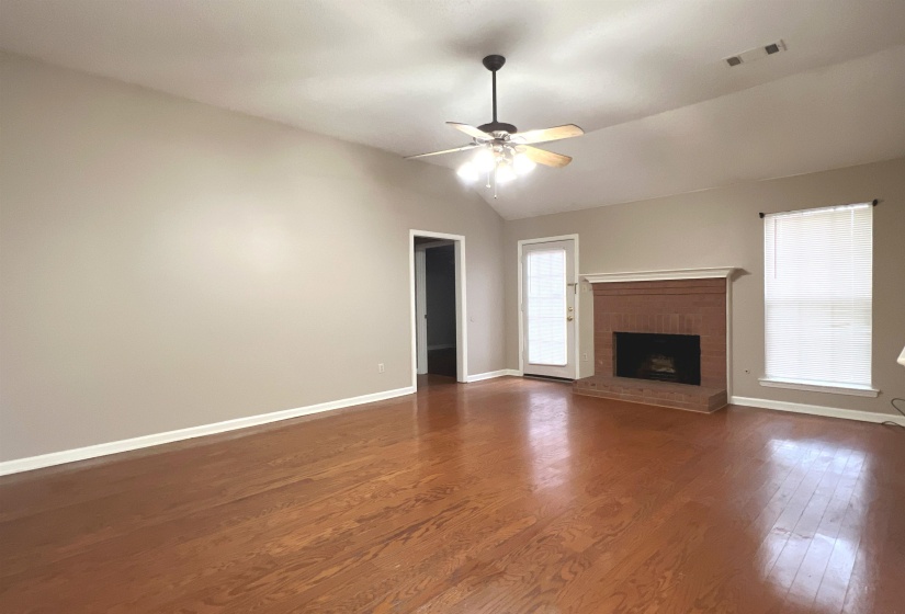 9347 GARDEN WOODS DR, Cordova, Tennessee 38016, 3 Bedrooms Bedrooms, 6 Rooms Rooms,2 BathroomsBathrooms,Residential,For Sale,GARDEN WOODS,10222282