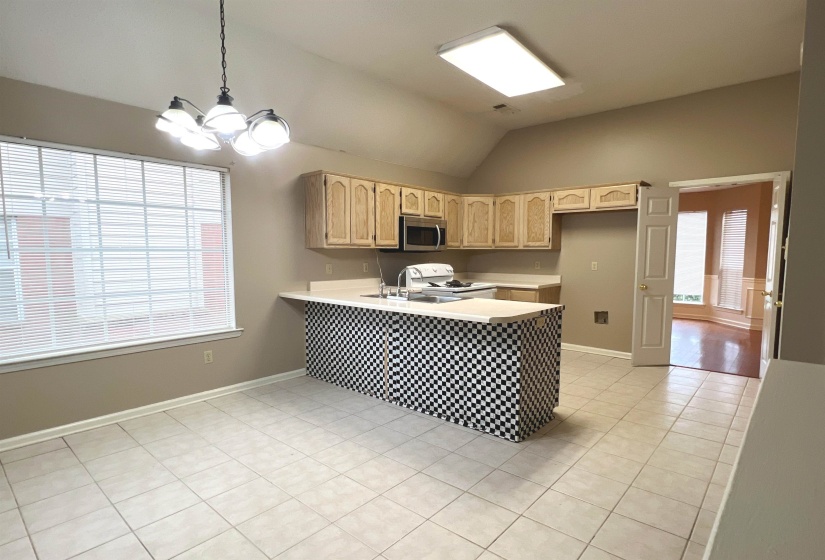 9347 GARDEN WOODS DR, Cordova, Tennessee 38016, 3 Bedrooms Bedrooms, 6 Rooms Rooms,2 BathroomsBathrooms,Residential,For Sale,GARDEN WOODS,10222282