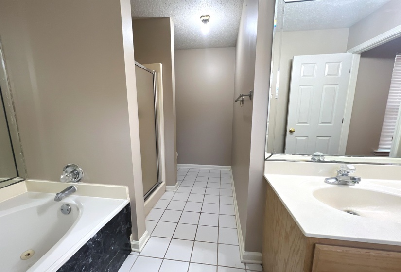 9347 GARDEN WOODS DR, Cordova, Tennessee 38016, 3 Bedrooms Bedrooms, 6 Rooms Rooms,2 BathroomsBathrooms,Residential,For Sale,GARDEN WOODS,10222282