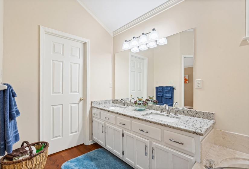 1510 WOLF RIDGE DR, Collierville, Tennessee 38017, 3 Bedrooms Bedrooms, 7 Rooms Rooms,2 BathroomsBathrooms,Residential,For Sale,WOLF RIDGE,10222285